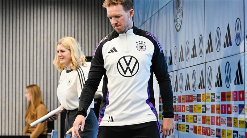 Den Vereinen verspricht der Bundestrainer Kompromisse.