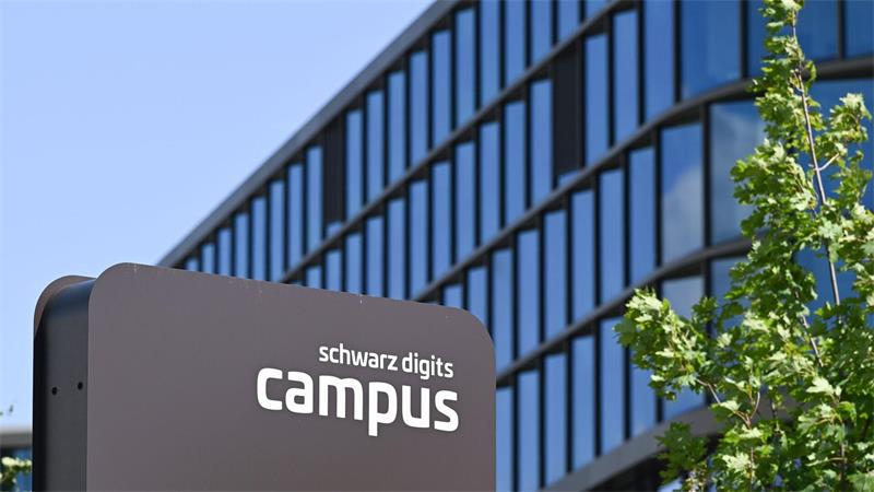 Schwarz-Gruppe baut riesiges Rechenzentrum bei Rostock Den neuen Campus in Bad Friedrichshall hat Schwarz Digits erst vor wenigen Wochen bezogen. (Archivbild)