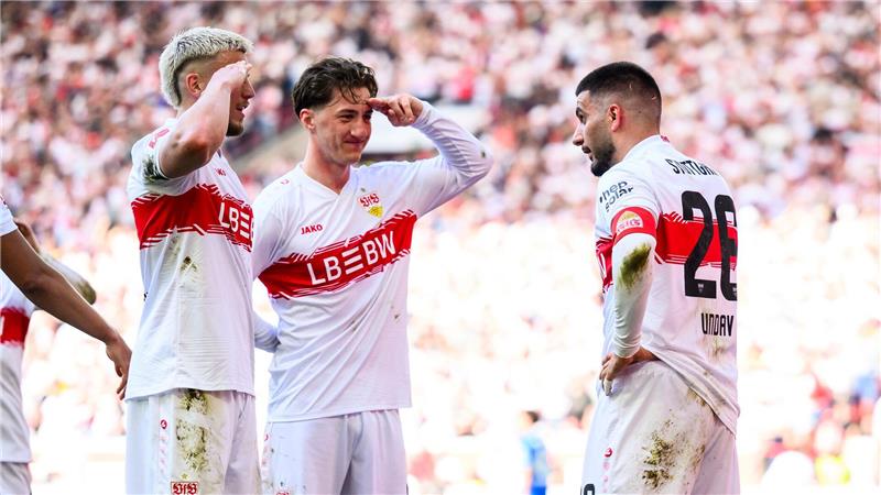 Deniz Undav (r.) und der VfB holten einen wichtigen Sieg gegen Leverkusen.