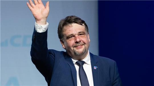 Dennis Radtke mahnte auf der CDA-Tagung an, die CDU müsse auf „schwarzmalerische Rhetorik“ verzichten und eine positive Zukunft betonen.