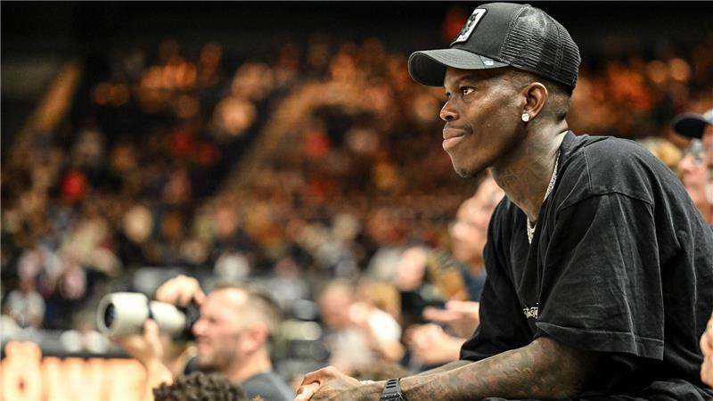 Dennis Schröder und die Basketball Löwen Braunschweig bewerben sich um eine Wildcard. (Archivbild)