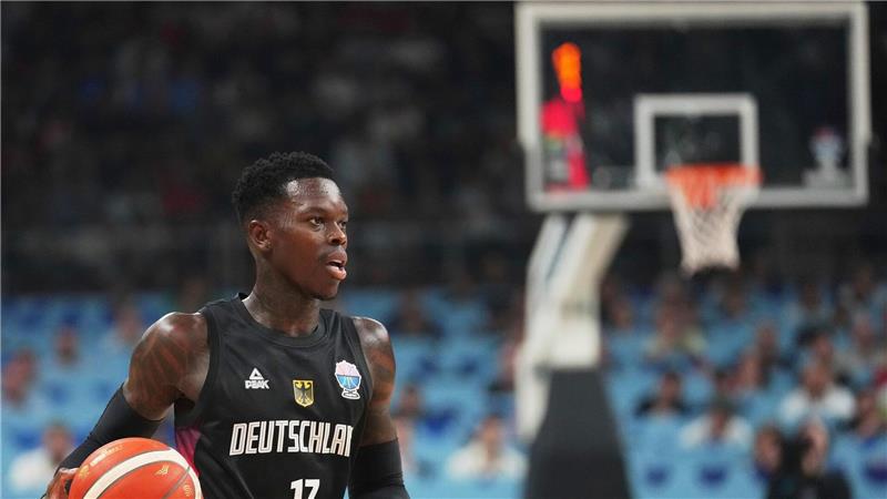 Gold in Riga: Basketballer erobern EM-Titel Dennis Schrörder wirkte im Finale lange Zeit gehemmt.