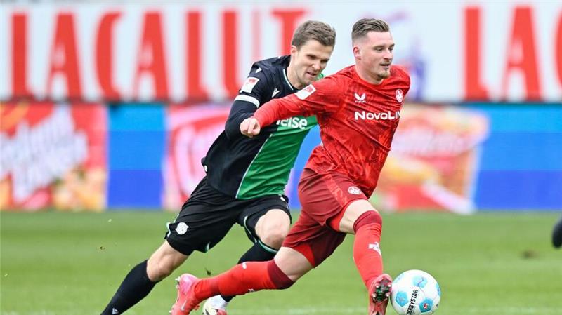 Kein Sieger bei Kaiserslautern gegen Hannover Der 1. FC Kaiserslautern und Hannover 96 lieferten sich ein intensives Zweitliga-Duell.