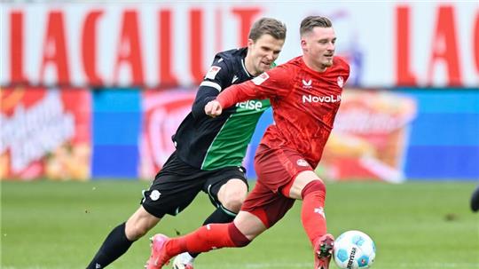 Der 1. FC Kaiserslautern und Hannover 96 lieferten sich ein intensives Zweitliga-Duell.