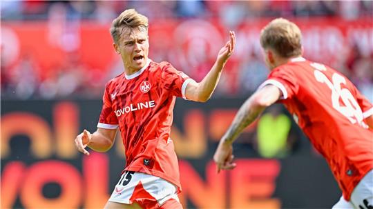 Der 1.. FC kaiserslautern hat einen späten Sieg gegen Darmstadt 98 gefeiert.