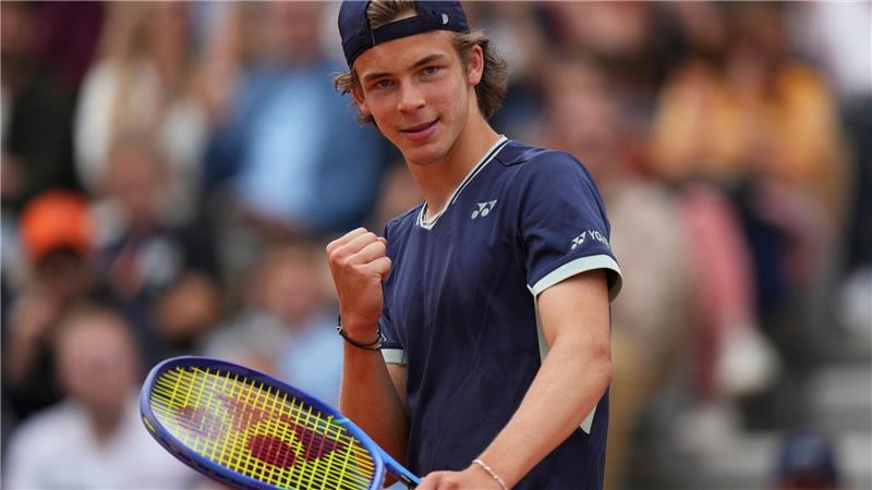 Deutsches Finale: McDonald gewinnt French Open der Junioren Der 17 Jahre alte Niels McDonald hat das Junioren-Finale bei den French Open gewonnen.
