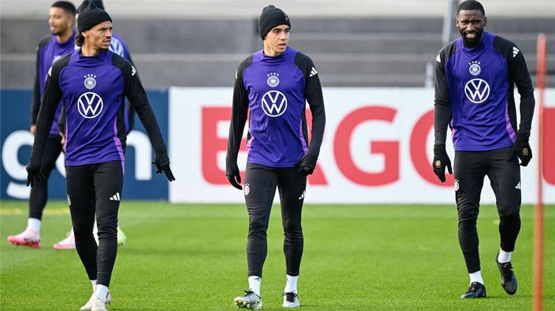 Der 21 Jahre alte Musiala (M) ist in der DFB-Auswahl längst Stammspieler.