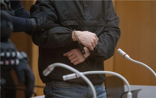 Der 23 Jahre alte Angeklagte ist vom Landgericht Stuttgart zu zwölf Jahren Haft verurteilt worden.