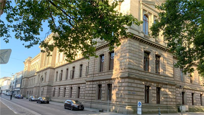 Das Landgericht Braunschweig von außen.