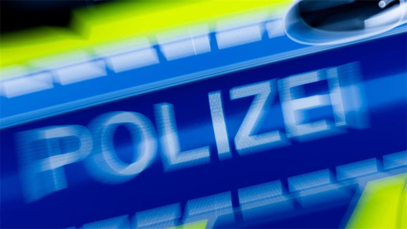 Der 54-Jährige soll mit einem Dreirad gegen eine Hauswand gefahren sein. (Symbolbild)