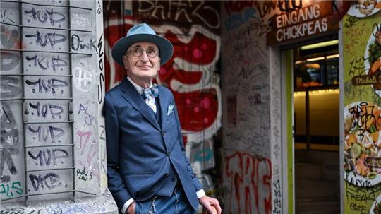 Der 79-jährige Influencer Günther Krabbenhöft hat 300.000 Follower auf der Social-Media-Plattform Instagram.