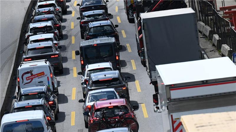 Der ADAC erwartet am letzten Juli-Wochenende besonders viel Verkehr auf den Autobahnen von und zu den Urlaubsorten an Nord- und Ostsee. (Symbolbild)