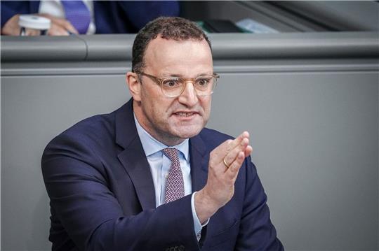 Der Abgeordne Jens Spahn (CDU) bei einer Rede im Bundestag.
