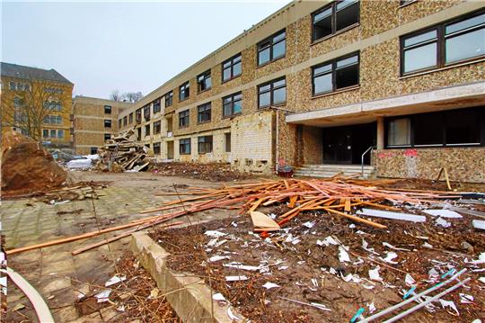Der Abriss des Pfalzquartiers – dort soll nun eine neue Stadthalle entstehen. Foto: Heine