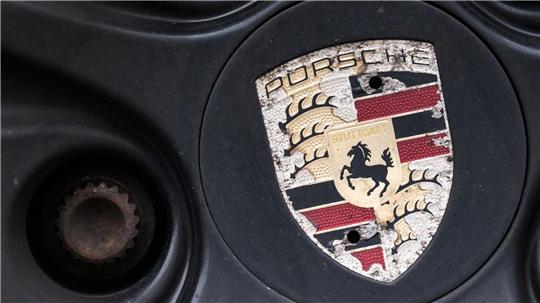 Der Abstieg von Porsche ist sinnbildlich für die Krise der deutschen Autoindustrie, die mit sinkenden Gewinnen kämpft.