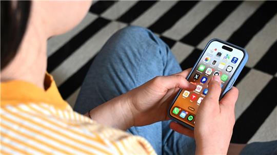 Der Ärztetag warnt vor gesundheitlichen Risiken durch exzessive Nutzung von Smartphones und sozialen Medien bei Kindern. (Symbolbild)