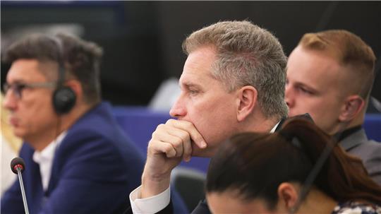 Der AfD-Politiker Petr Bystron selbst weist die Vorwürfe gegen ihn vehement zurück. (Archivbild)