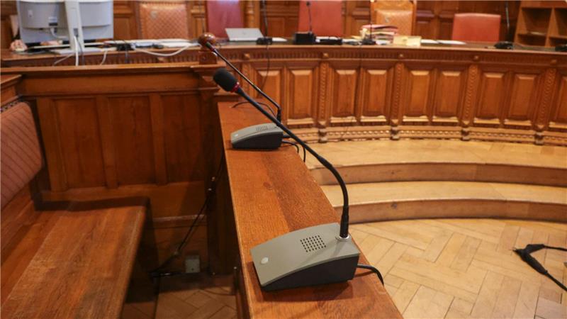 Der Angeklagte erschien zum Prozessauftakt nicht vor dem Landgericht. 