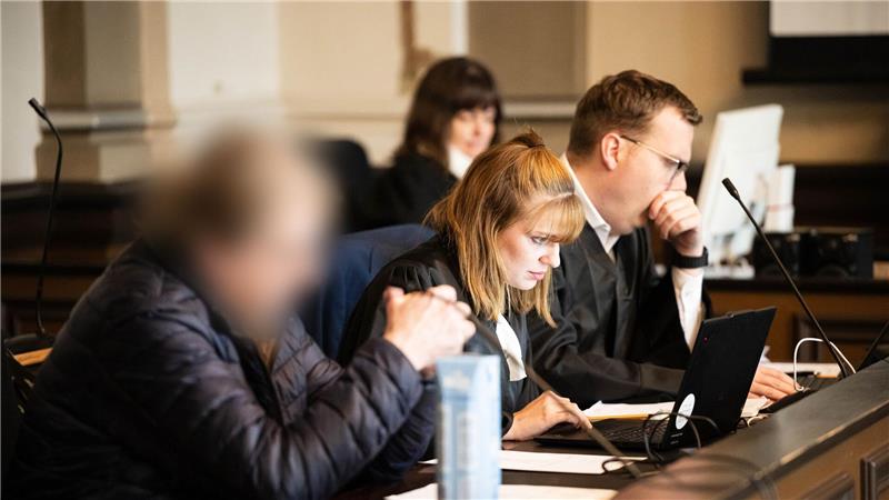 Tod durch Gewalt? Sohn soll kranke Mutter misshandelt haben Der Angeklagte sitzt in Untersuchungshaft.