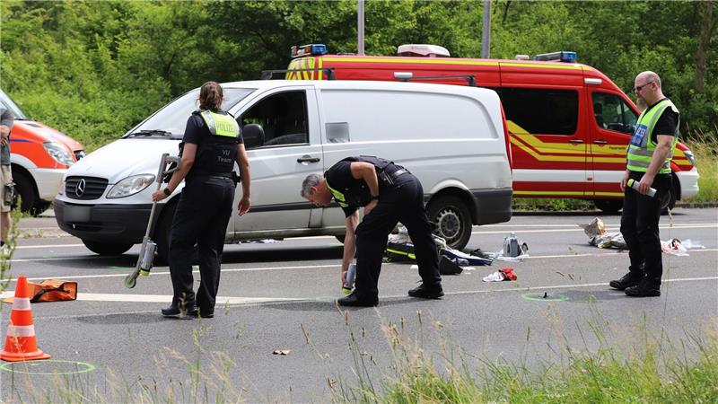 Der Angeklagte soll im Juni 2025 mit seinem Auto in Hürth bei Köln in eine Gruppe von Grundschulkindern gefahren sein. (Archivbild)