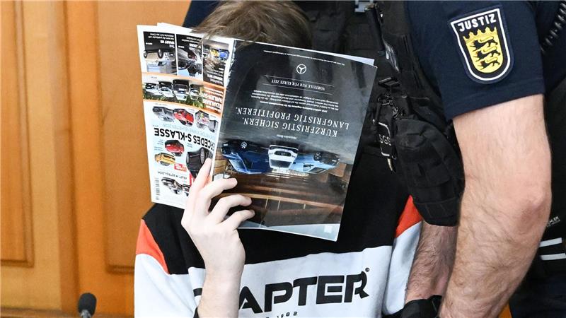 Der Angeklagte spricht vor Gericht von einem Fahrfehler.