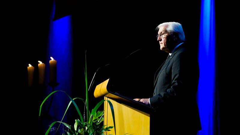 Der Anschlag in Solingen muss nach Worten von Bundespräsidten Frank-Walter Steinmeier genau aufgearbeitet werden. 