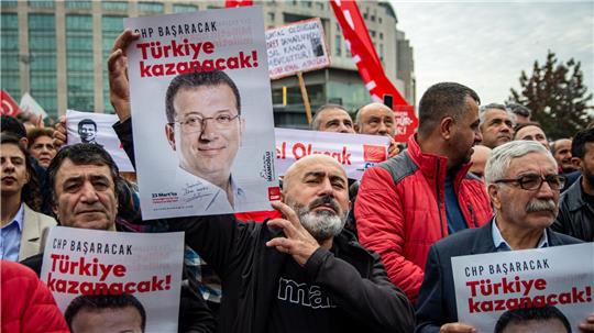 Der Anstieg der Abschiebungen in die Türkei ist aus Sicht der Linksfraktion besonders kritikwürdig. (Archivbild)