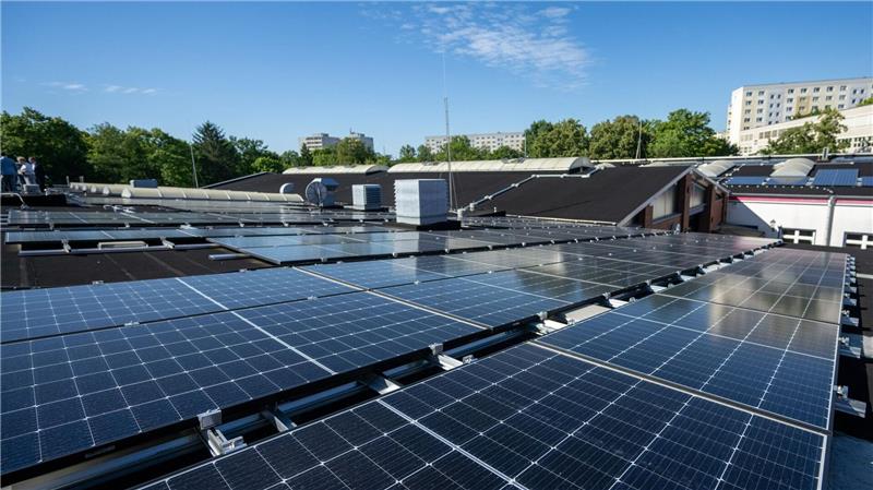 Senat setzt auf Solarausbau und mehr Sicherheit im Stromnetz Der Anteil der Solarenergie in Berlin soll bis 2025 auf ein Viertel steigen. (Archivbild)