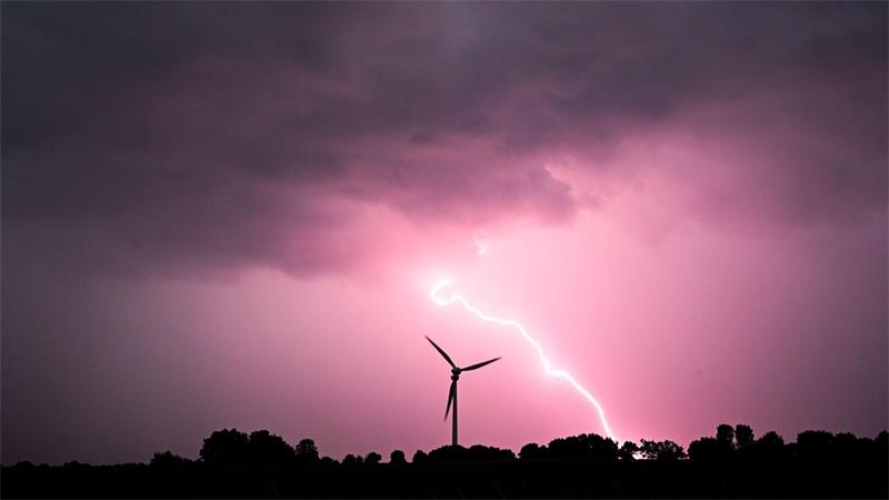 Der Auftakt ins Wochenende ist von ungemütlichem Wetter geprägt. (Archivbild)