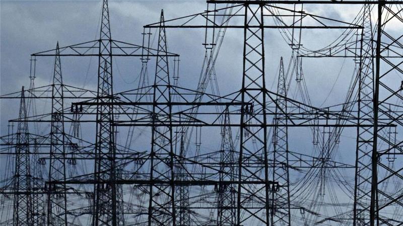 Studie: Stromnetz-Ausbau könnte 651 Milliarden Euro kosten Der Ausbau der Stromnetze gilt als ein entscheidender Baustein für das Erreichen der Klimaneutralität im Jahr 2045. (Symbolbild)