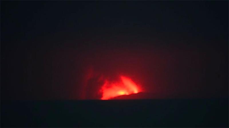 Vulkanausbruch in Indonesien: Hunderte Flüge betroffen Der Ausbruch des Vulkans Anak Kratakau beeinträchtigt den Betrieb am Flughafen Jakarta.