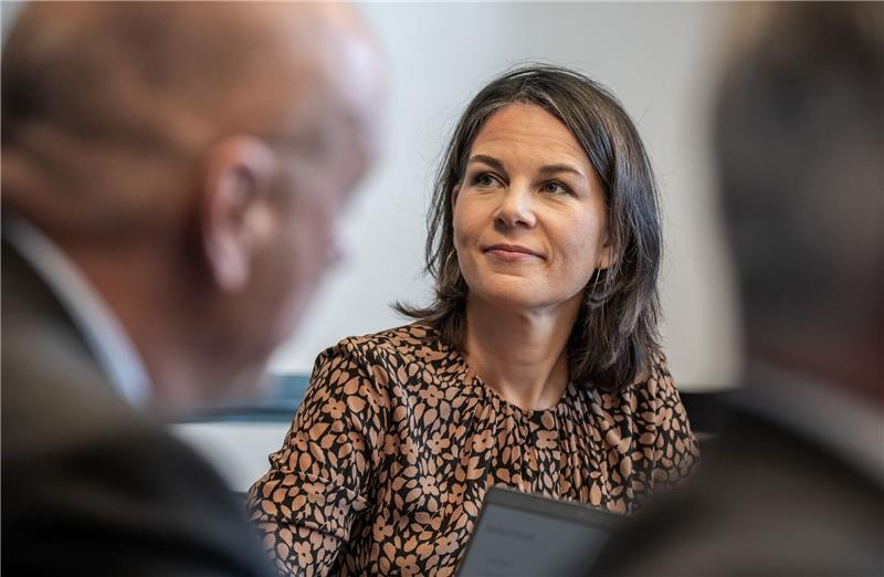 Konsularfälle: Baerbock telefoniert mit Irans Außenminister «Der Austausch war offen, deutlich und klar», sagt Außenministerin Annalena Baerbock (Grüne) über das Telefonat mit ihrem iranischen Amtskollegen Hussein Amirabdollahian.