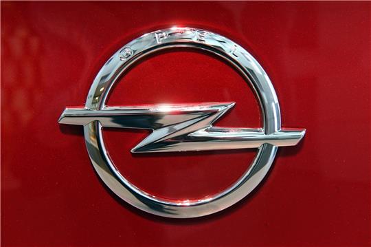 Der Autobauer Opel ruft weltweit rund 200.000 Corsa zurück.