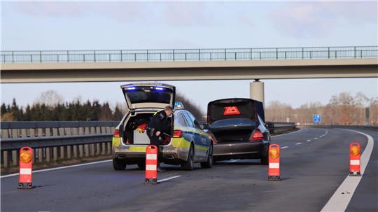 Der Autofahrer konnte nach den Schüssen bei der Grenzkontrolle später auf der Autobahn 31 gestoppt werden. (Archivbild)