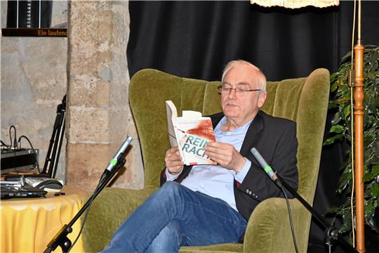 Der Autor Reinhard Sturm liest am Freitag, 27. Oktober, in der Stadt- und Schulbücherei aus seinem Kriminalroman „Tödliches Trio“. Foto: GZ-Archiv