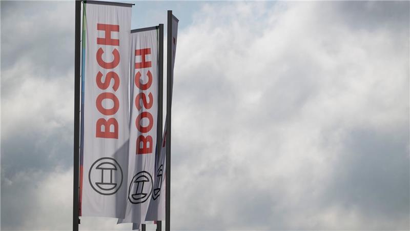Der Autozulieferer Bosch muss sparen - und baut deshalb auch Stellen ab. (Archivbild)