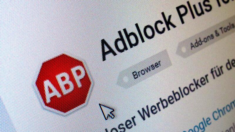 Der BGH prüft die Zukässigkeit von Werbeblockern. (Archivbild)