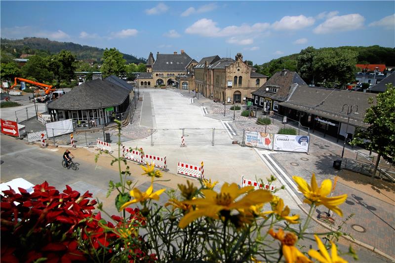 Der neue Name lautet Bahnhofsplatz Der Bahnhofsvorplatz trägt jetzt den Namen Bahnhofsplatz. Foto: Epping