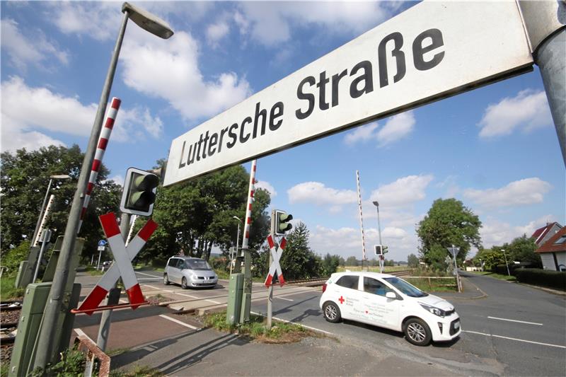 Bahnübergang Luttersche Straße ab Freitag voll gesperrt Der Bahnübergang Luttersche Straße ist wegen Bauarbeiten an diesem Wochenende für den Straßenverkehr voll gesperrt. Foto: Gereke