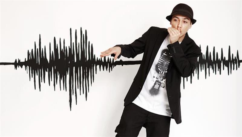 Harz-Classix: Beatboxer ist bei Musikfest in Clausthal zu Gast Der Beatboxer Robeat versteht es, lediglich mit seiner Stimme Musik zu erzeugen. Er tritt beim Musikfest in der Aula auf.