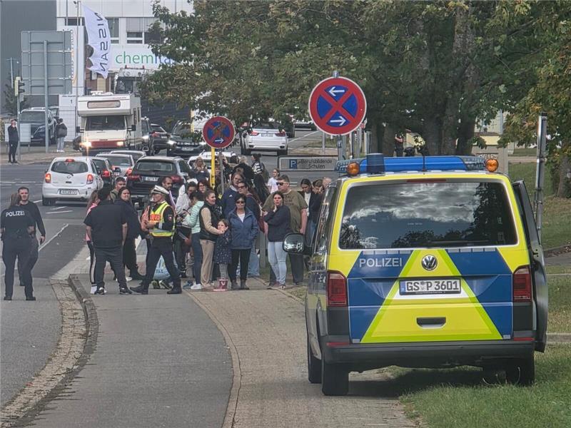 Der Bereich um das Schulgebäude wurde abgesperrt und die Goldene Aue wurde evaku...