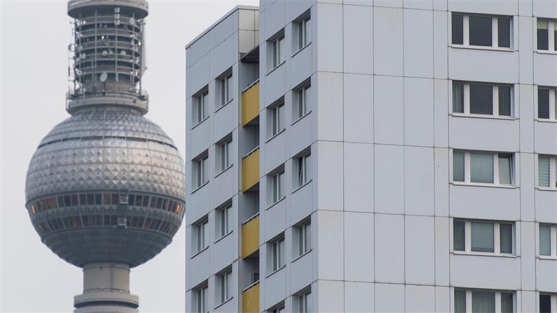 Die Linke will Immobilien vergesellschaften - was nutzt das? Der Berliner Mietmarkt ist extrem angespannt - in keiner anderen Großstadt sind die Angebotsmieten in den vergangenen Jahren so stark gestiegen wie hier. (Archivbild)