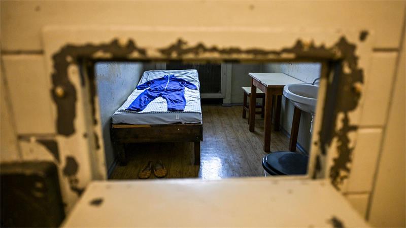 Der Blick in eine Zelle des ehemaligen Stasi-Gefängnisses in Berlin Hohenschönhausen ist bis heute bedrückend.