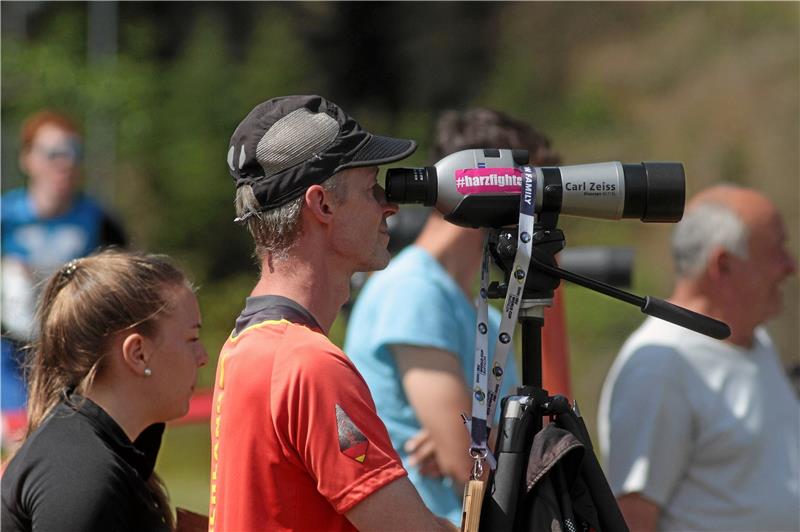 Der Blick von Landestrainer Rico Uhlig richtet sich auf das Jahr 2030: Bis dahin ist Biathlon als Leistungssport im Harz erst einmal personell und finanziell abgesichert. Foto: Gietemann