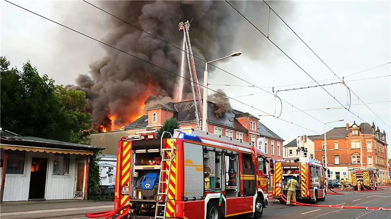 Der Brand brach im Dachgeschoss aus.