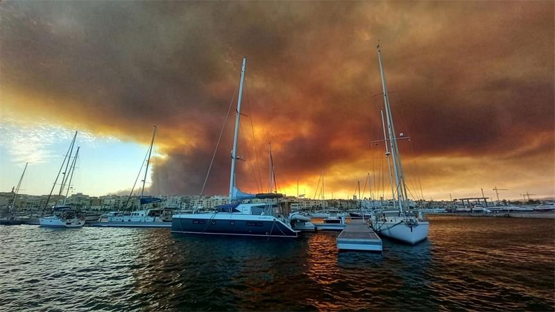 Viele Tote bei Waldbrand in Andalusien - „Schreckensnacht“ Der Brand wütet unweit der Mittelmeerküste.