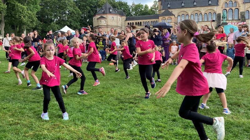 Ein entschiedenes Jein und viele Volltreffer Der Breitensport in Goslar zieht, wie dei Jubiläums-Sommershow des MTV Goslar auf der Kaiserpfalzwiese zeigt.