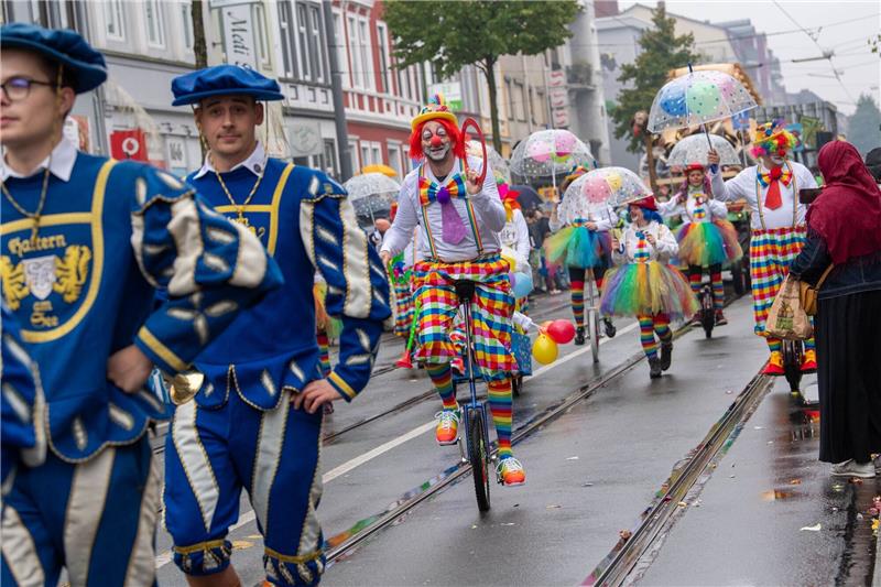 Der Bremer Freimarkt wird seit dem Jahr 1035 veranstaltet und erfasst über das Festgelände Bürgerweide hinaus auch die historische Altstadt.