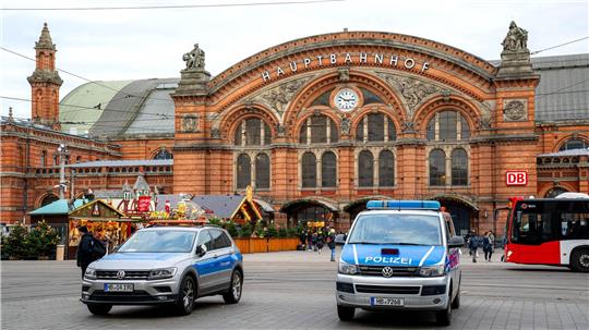 Der Bremer Hauptbahnhof ist wegen einer Bombendrohung aktuell gesperrt. (Archivbild)