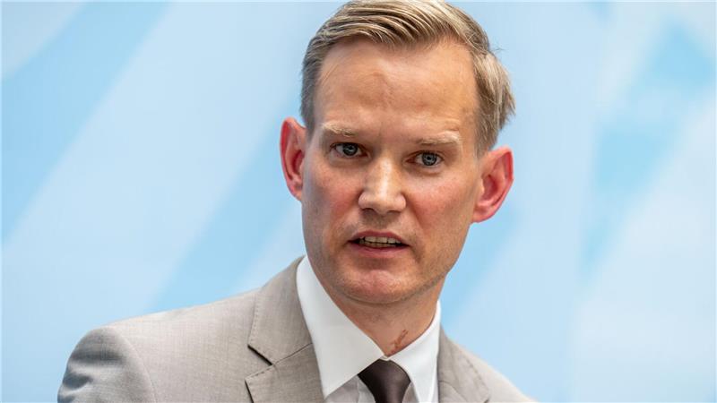 Der Bundesdrogenbeauftragte warnt vor den Gefahren von zu viel Alkohol. (Archivbild)